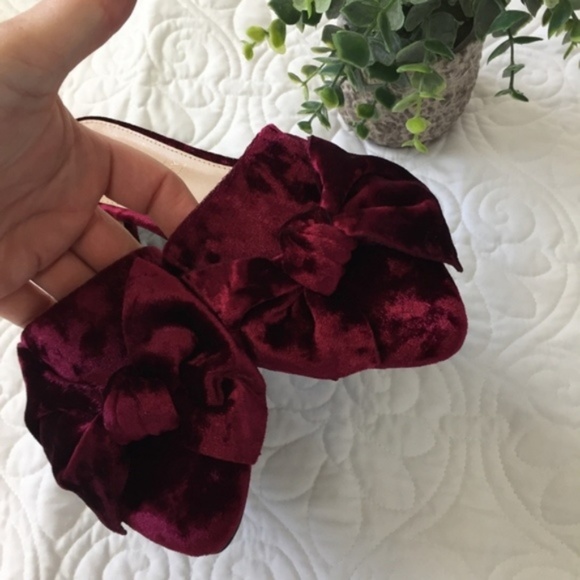 FLASH SALE! LC Lauren Conrad Crushed Velvet Mules - Picture 2 of 6